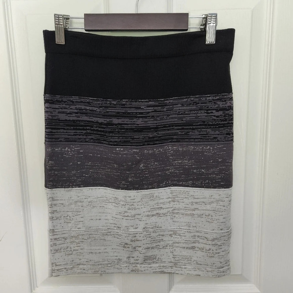 Xoxo Gradient Black And Grey Mini Skirt - Picture 1 of 11